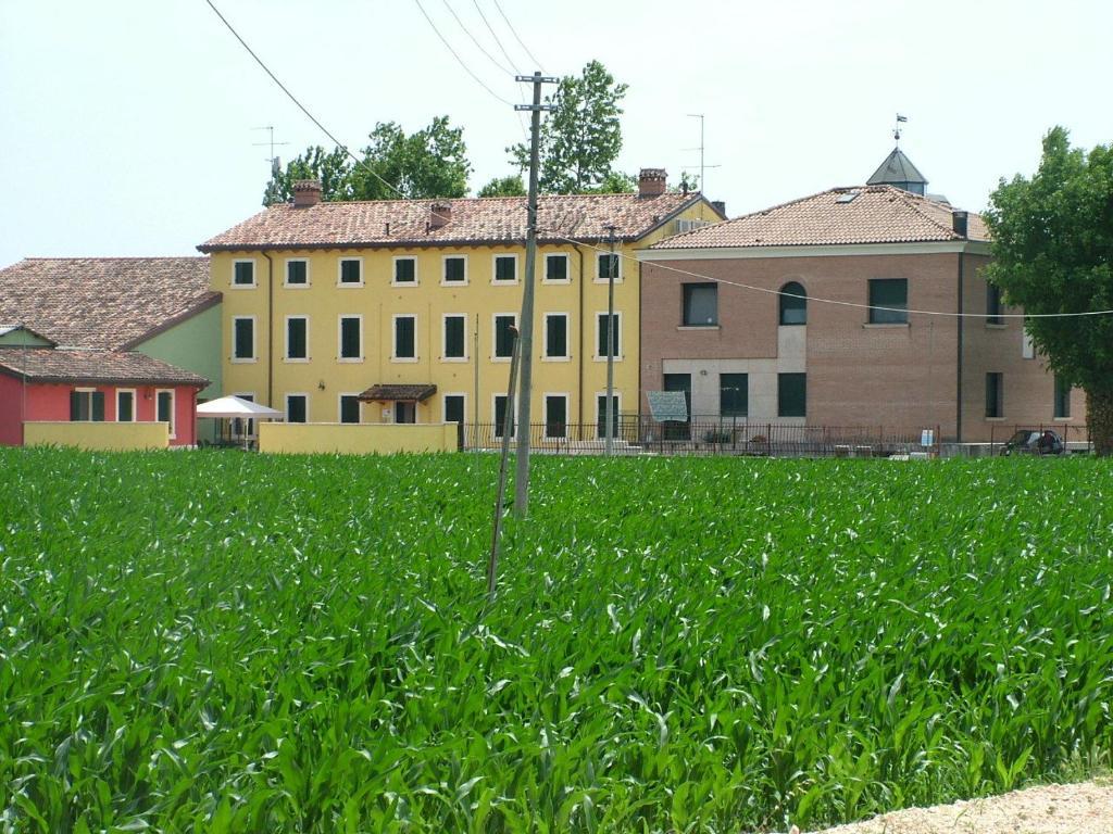 Hostal Bb Mambrotta San Martino Buon Albergo Exterior foto