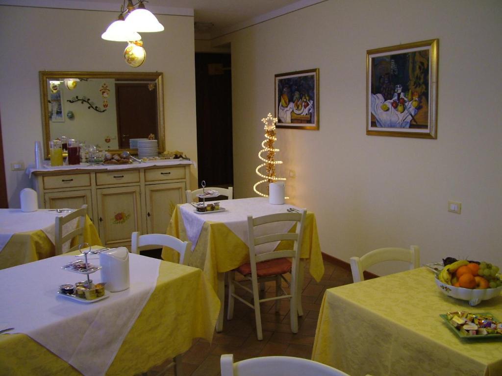 Hostal Bb Mambrotta San Martino Buon Albergo Exterior foto