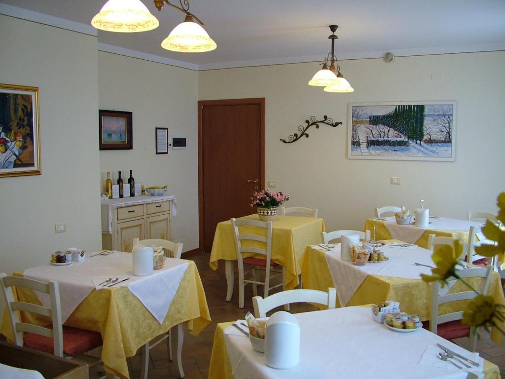 Hostal Bb Mambrotta San Martino Buon Albergo Exterior foto