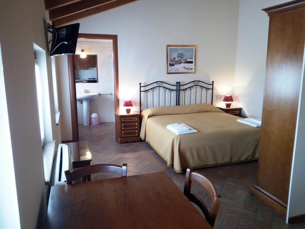 Hostal Bb Mambrotta San Martino Buon Albergo Exterior foto