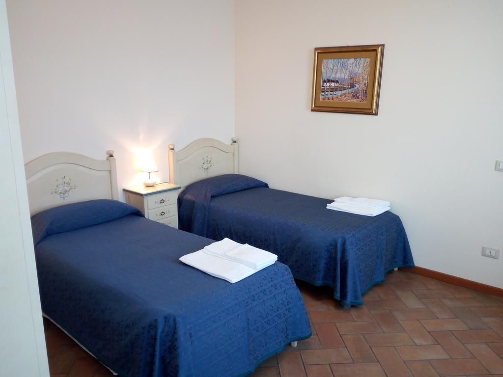 Hostal Bb Mambrotta San Martino Buon Albergo Exterior foto