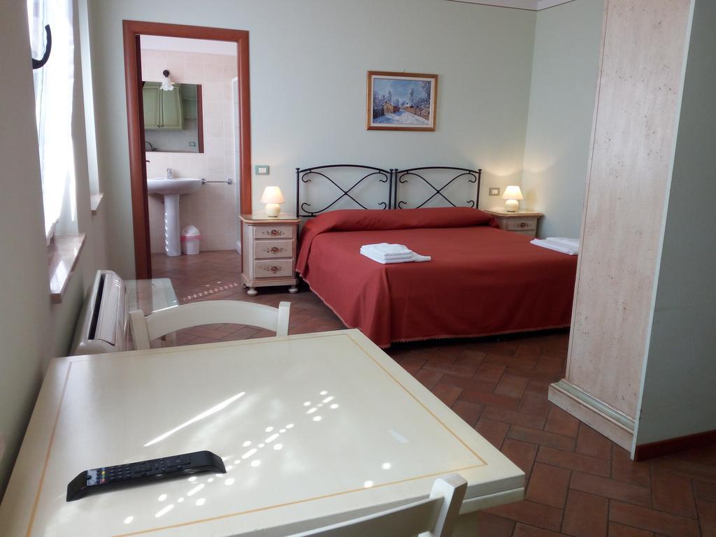 Hostal Bb Mambrotta San Martino Buon Albergo Exterior foto