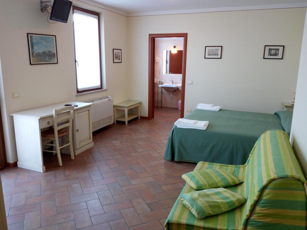 Hostal Bb Mambrotta San Martino Buon Albergo Exterior foto